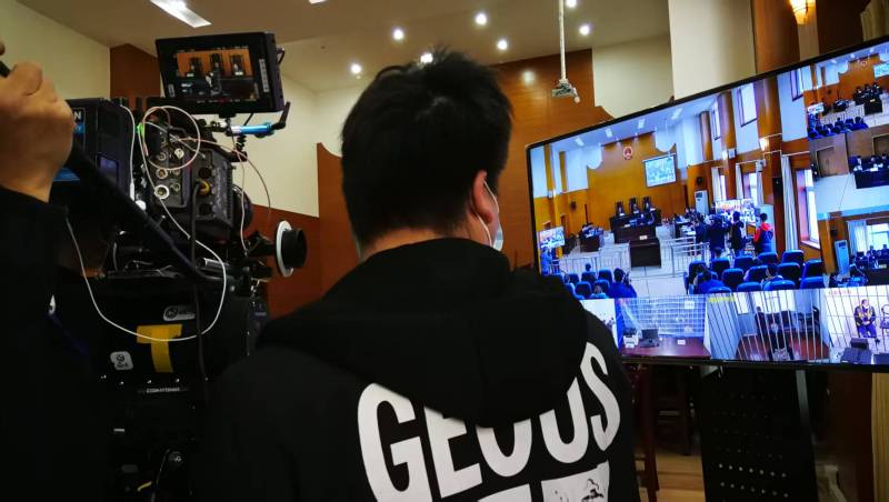 AI生成VS人工创意——济阳县广告片拍摄公司的技术浪漫主义实践